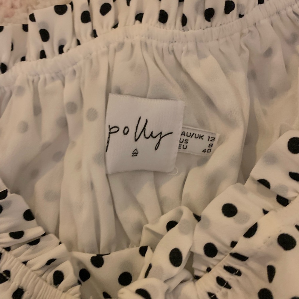 Super cute polka dot top!!